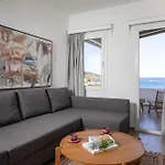 Yaz מלון 2*